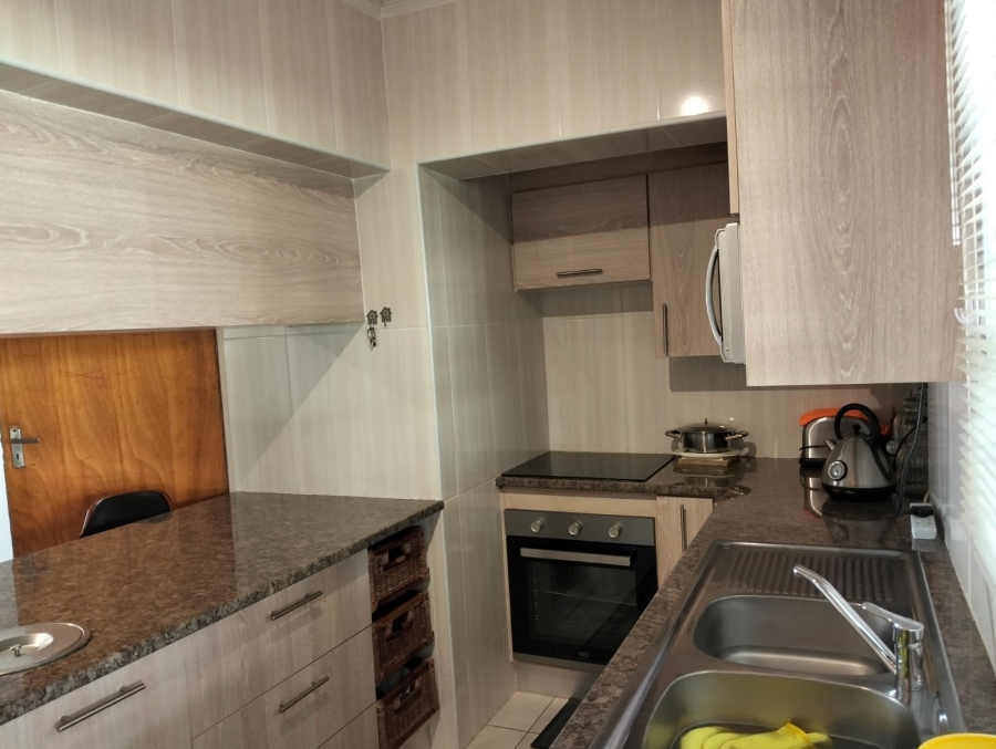 To Let 3 Bedroom Property for Rent in Southernwood Eastern Cape